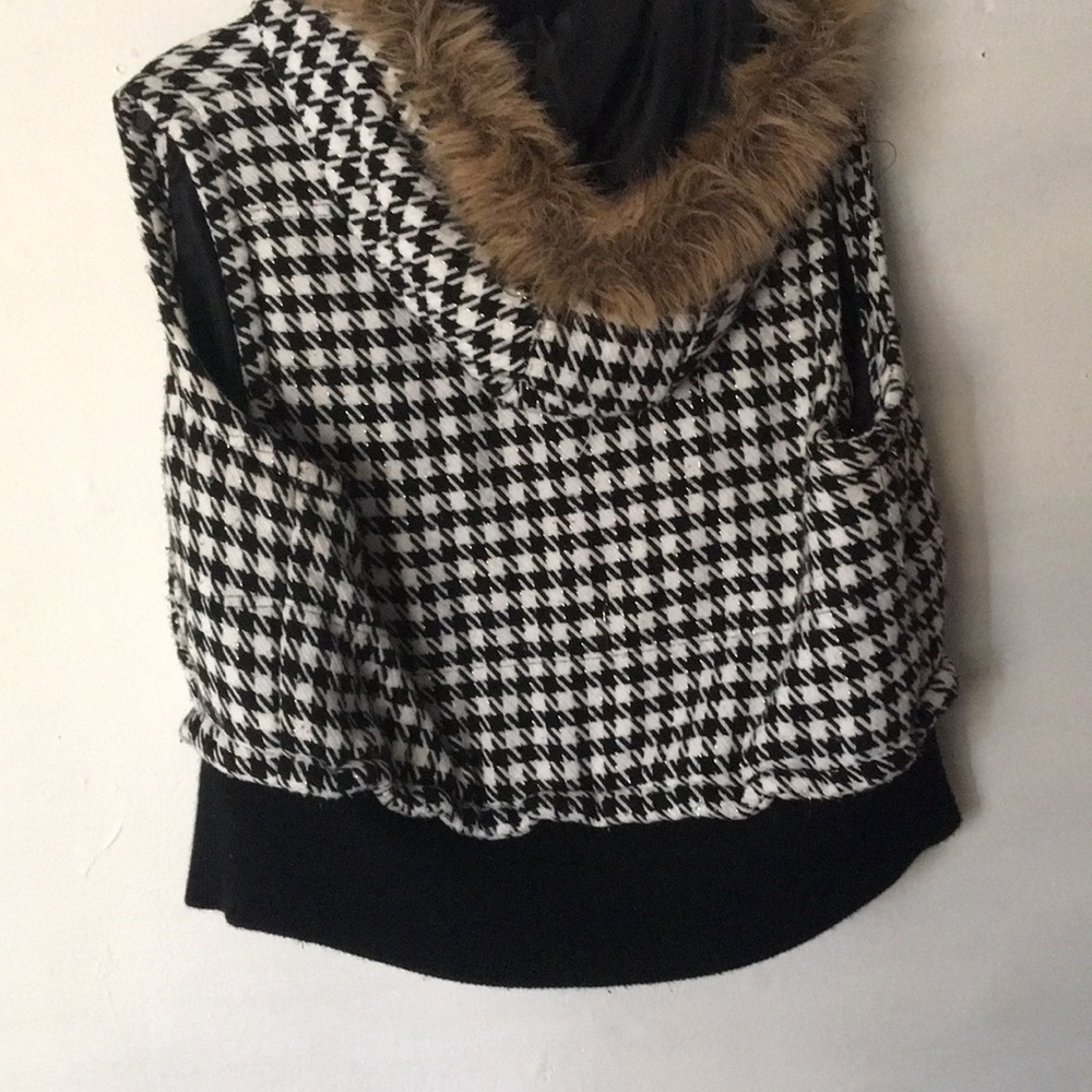 Vest - Picture 2 of 2
